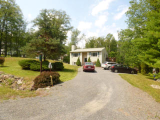 3223 Lake View Dr, Henryville, PA 18332-7817