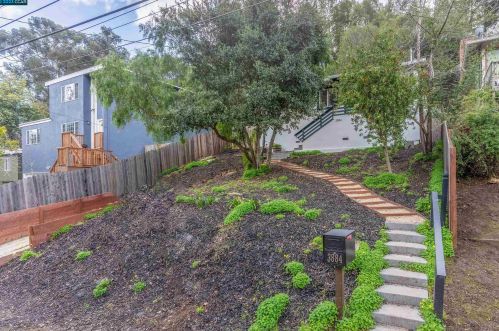3884 Delmont Ave, Oakland, CA 94605-2231