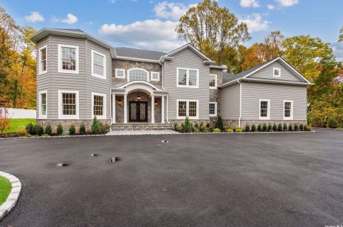 7 Redwood Dr, Huntington Station, NY 11746-7727