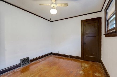 1454 89, Milwaukee WI 53222-4604 exterior