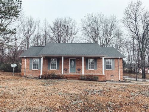 336 Patterson Cir, Mc Ewen, TN 37101-4670