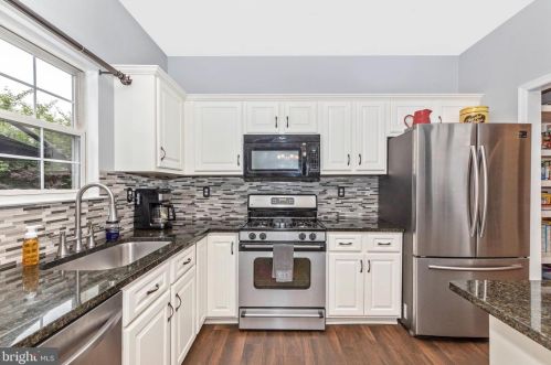 17 Lion Ct, Limerick PA  19468-1339 exterior