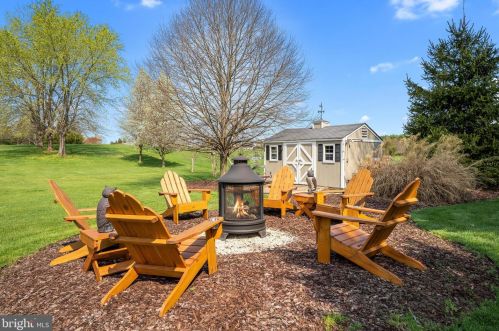 42306 Big Spg Ct, Leesburg VA 20176-6289 exterior