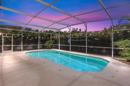 418 Riggs Cir, Davenport FL 33897-6007 exterior