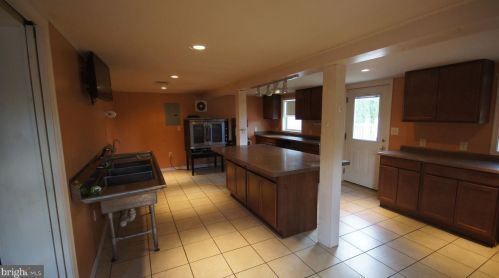 9 16th St, Camp Hill PA  17011-4801 exterior