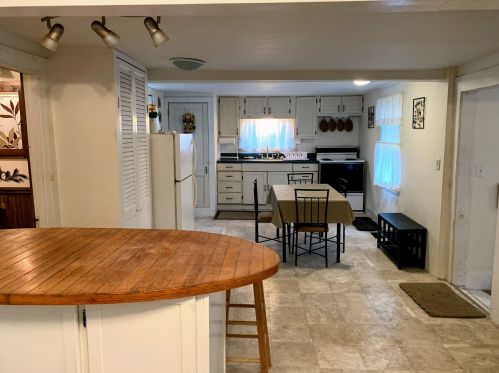 552 2nd Nh Tpke, Hillsboro NH  03244-4615 exterior