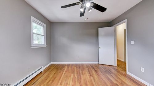 31 Midvale Ave, Lake Hiawatha NJ  07034-1008 exterior