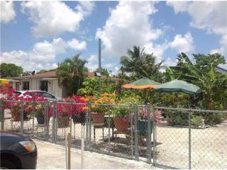 3173 30th St, Miami, FL 33142-6301