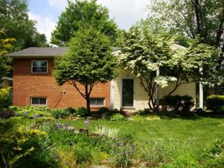 405 James Rd, Columbus, OH 43213-2249