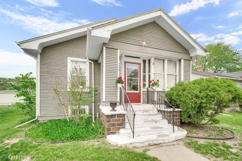 108 Delaware St, Hobart, IN 46342-4109
