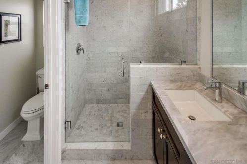 1760 La Playa Ave, San Diego CA 92109-6526 exterior