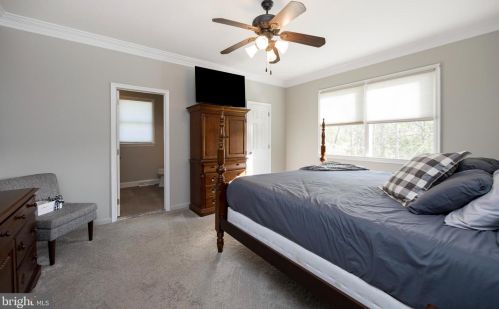 2975 Burton Dr, Gilbertsville PA  19525-9694 exterior