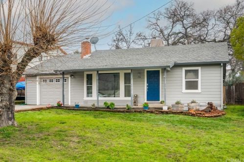 136 Valley View Dr, Oroville, CA 95966-3726