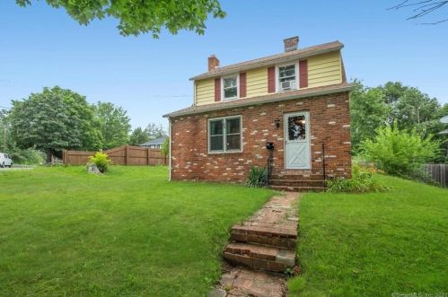 80 Wolfe Ave, Beacon Falls, CT 06403-1121