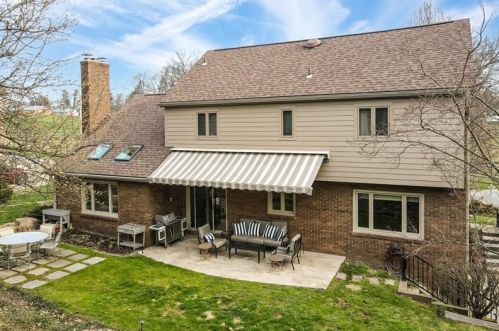 105 Pilgrim Dr, Sewickley, PA 15143-8710