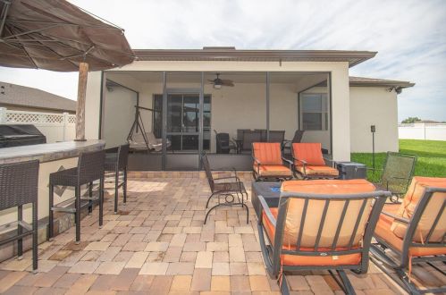 8735 Hinsdale Heights Dr, Polk City FL  33868-6010 exterior