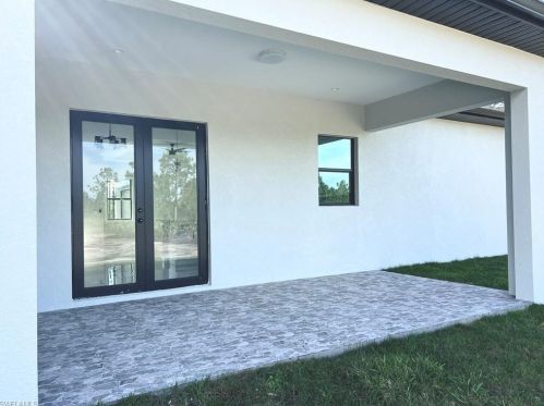 4281 60 Ave, Naples FL  34120-2684 exterior