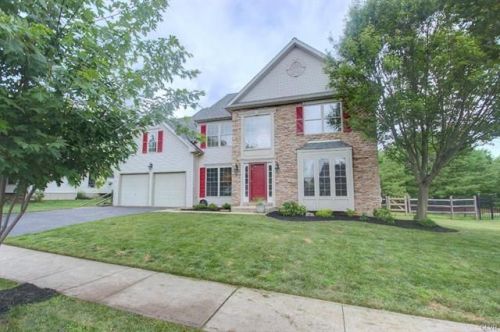 2474 Danfield Way, Macungie, PA 18062-9543