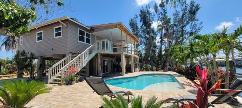 2345 Sanibel Blvd, Saint James City, FL 33956-2274