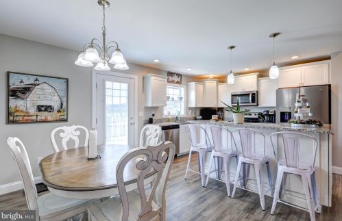 4 Highland Dr, Seaford DE  19973-4827 exterior