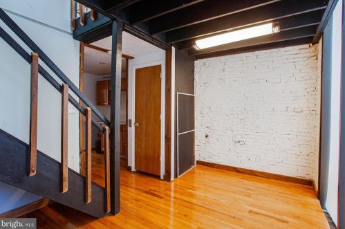 733 24th St, Philadelphia PA  19130-2539 exterior