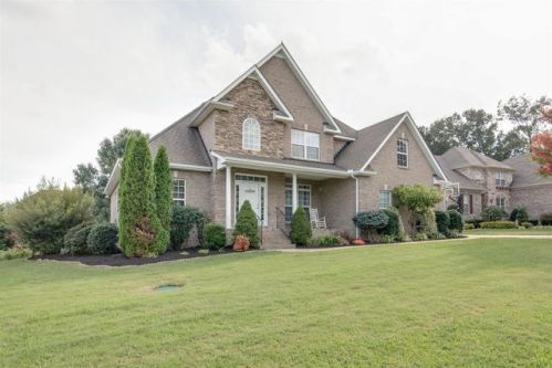 1517 Glenridge Dr, Murfreesboro, TN 37128-5689