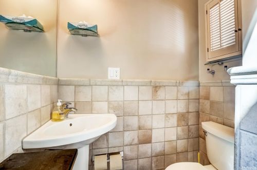 725 Stanford Ave, South Lake Tahoe CA  96150-2417 exterior