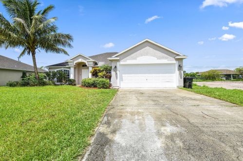 4652 Wade Dr, Fort Pierce, FL 34953-6793