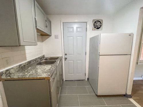 200 Larkspur St, Whitaker PA  15120-2208 exterior