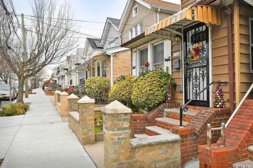 91-45 82nd St, Jamaica, NY 11421-2915