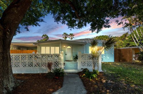 1608 Yosemite Ct, Fort Pierce, FL 34982-5744