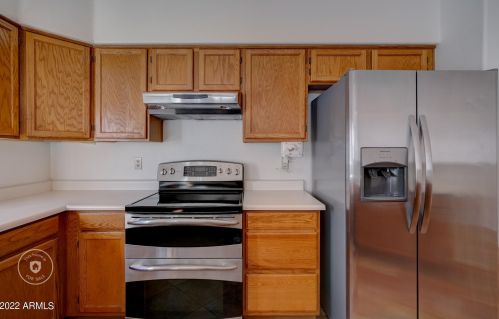 3844 Alameda Rd, Glendale AZ  85310-3301 exterior