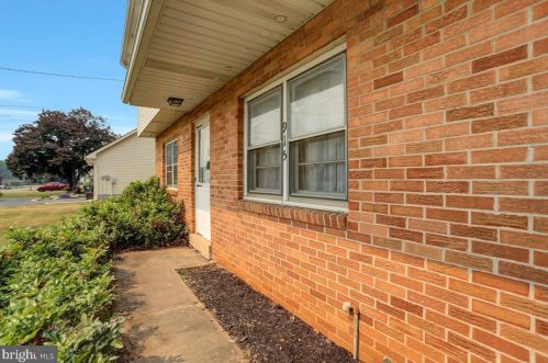 915 Forge Rd, Carlisle, PA 17015-4321