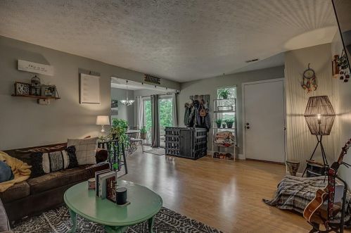 904 Outlook Ridge Ln, Covington, KY 41017-3653