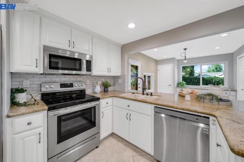 829 Katrina St, Livermore CA  94550-2392 exterior