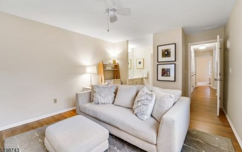 48 Cambridge Rd, Bedminster NJ  07921-1609 exterior