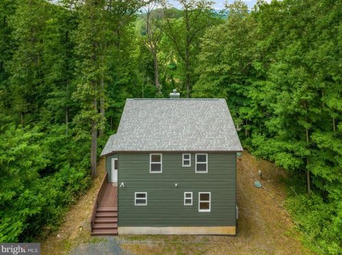1334 Deer Rapids Rd, Strasburg, VA 22657-3029