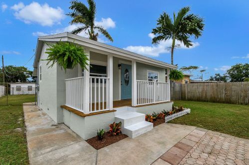 1316 Rainbow Ave, West Palm Beach, FL 33406-4880