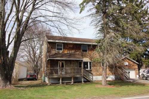 558 Crescent Ave, Highland, NY 12528-2441
