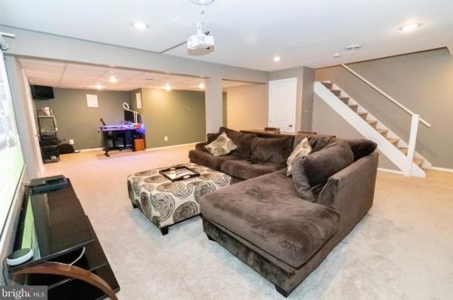 12 Bittersweet Dr, Cochranville PA  19330-1406 exterior