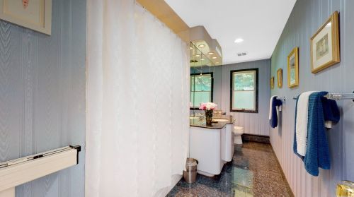 18 Hardwick Dr, Huntington Station NY  11746-4506 exterior