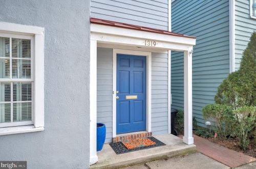 1319 Caroline St, Fredericksburg VA  22401-3703 exterior