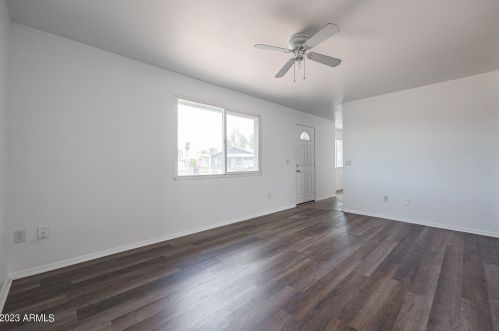 5911 Dailey St, Glendale AZ 85306-4022 exterior