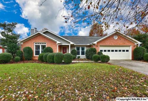 102 Interlaken Dr, Madison, AL 35758-7852