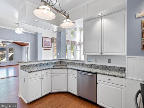 22 Nicole Ct, New Castle DE  19720-3760 exterior