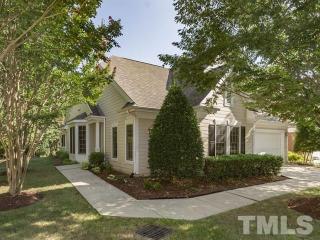 110 Lake Hickory Ct, Cary, NC 27519-9504