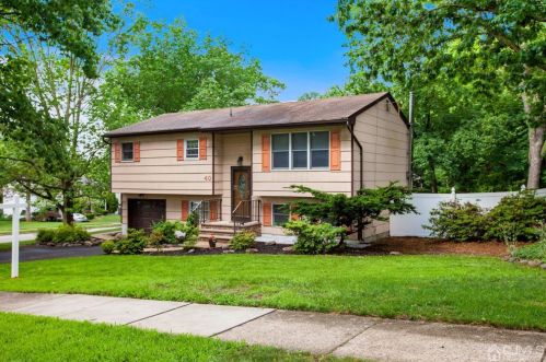 40 Bradford Rd, East Brunswick, NJ 08816-4308