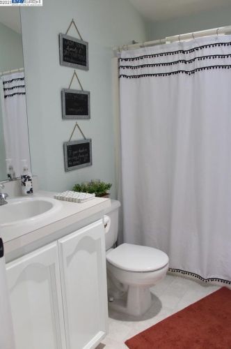 28378 Bradshire Rd, Hayward CA  94545-4818 exterior