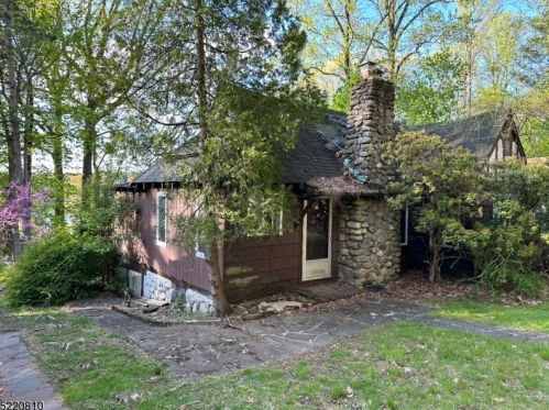 108 Hillside Rd, Sparta, NJ 07871-2015