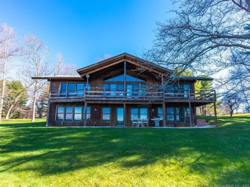 33 Elm St, Lakeville CT  06039-1411 exterior